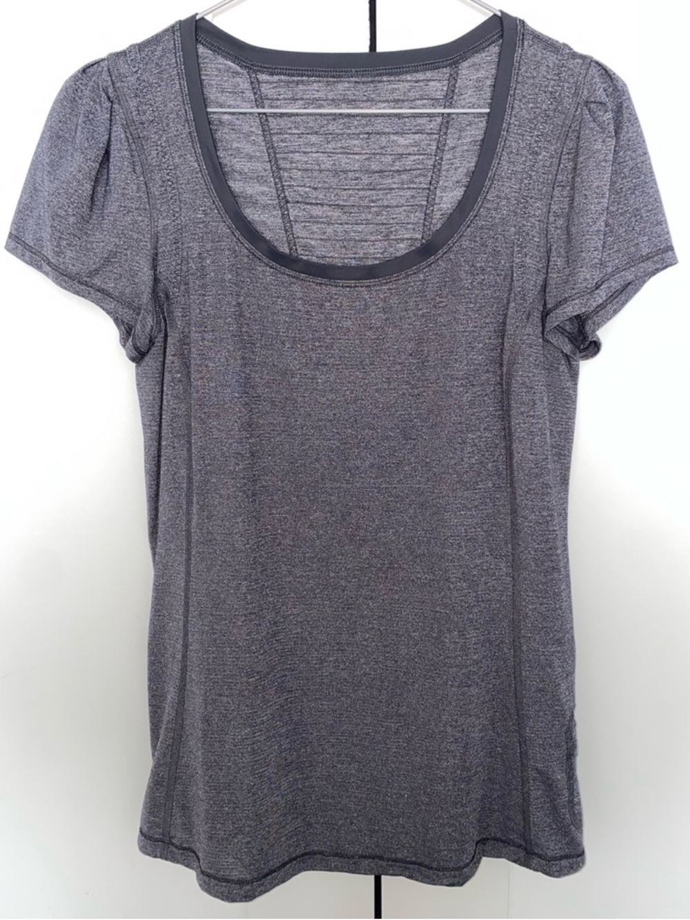 lululemon athletica Short Sleeve Scoop Neck Tee in Heather Gray